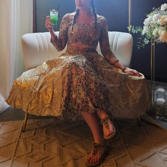 Chennur Silk Hand Painted Lehenga Blouse Set With Dupatta - Picture 11 of 12